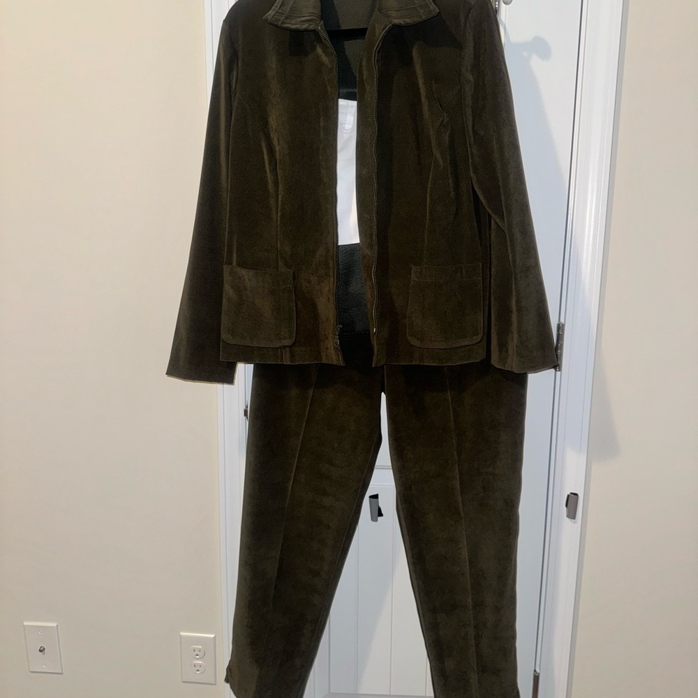 Dress barn set - Picture 4 of 5